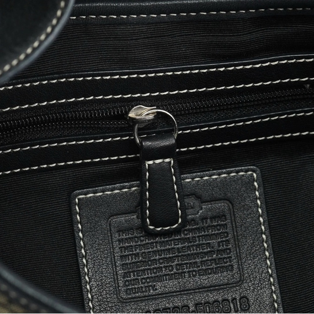 COACH Y2K, VINTAGE SOHO BAG with a black signature canvas and black leather trim - Picture 13 of 14